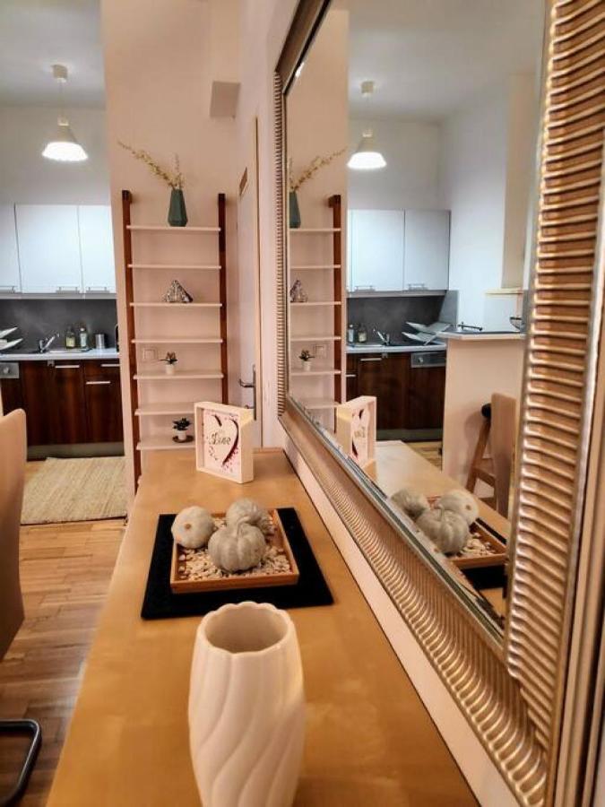 Nd Exquisites Wundervolles Ruhiges Terrassenapartment Mit Garage Wenen Buitenkant foto