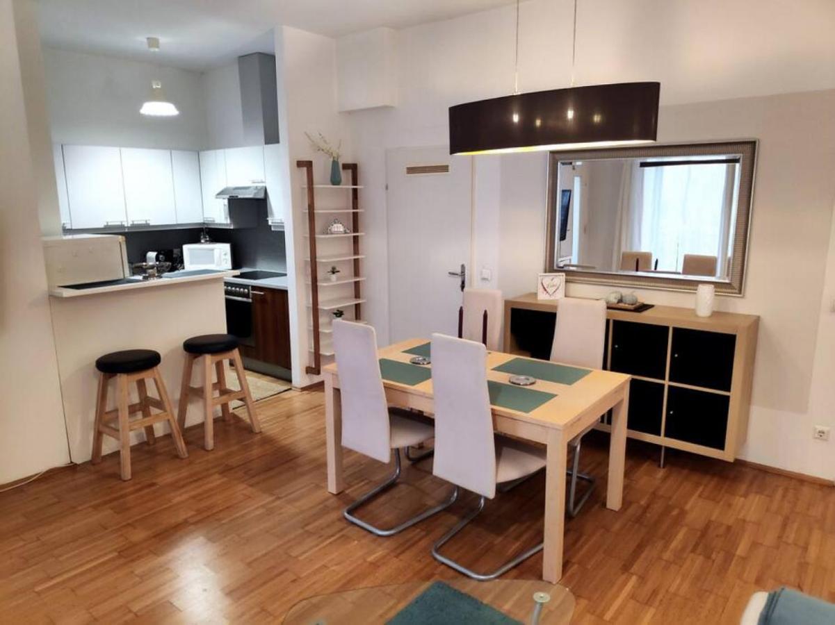 Nd Exquisites Wundervolles Ruhiges Terrassenapartment Mit Garage Wenen Buitenkant foto