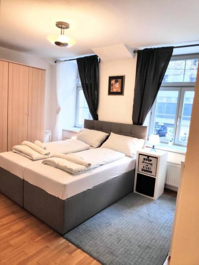 Nd Exquisites Wundervolles Ruhiges Terrassenapartment Mit Garage Wenen Buitenkant foto