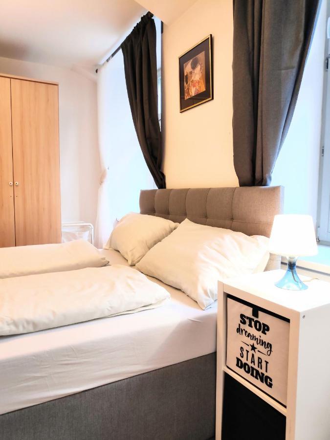 Nd Exquisites Wundervolles Ruhiges Terrassenapartment Mit Garage Wenen Buitenkant foto